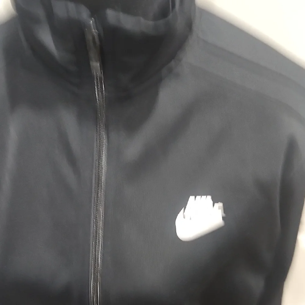 Nike Kids Black Jacket w pockets, size XL